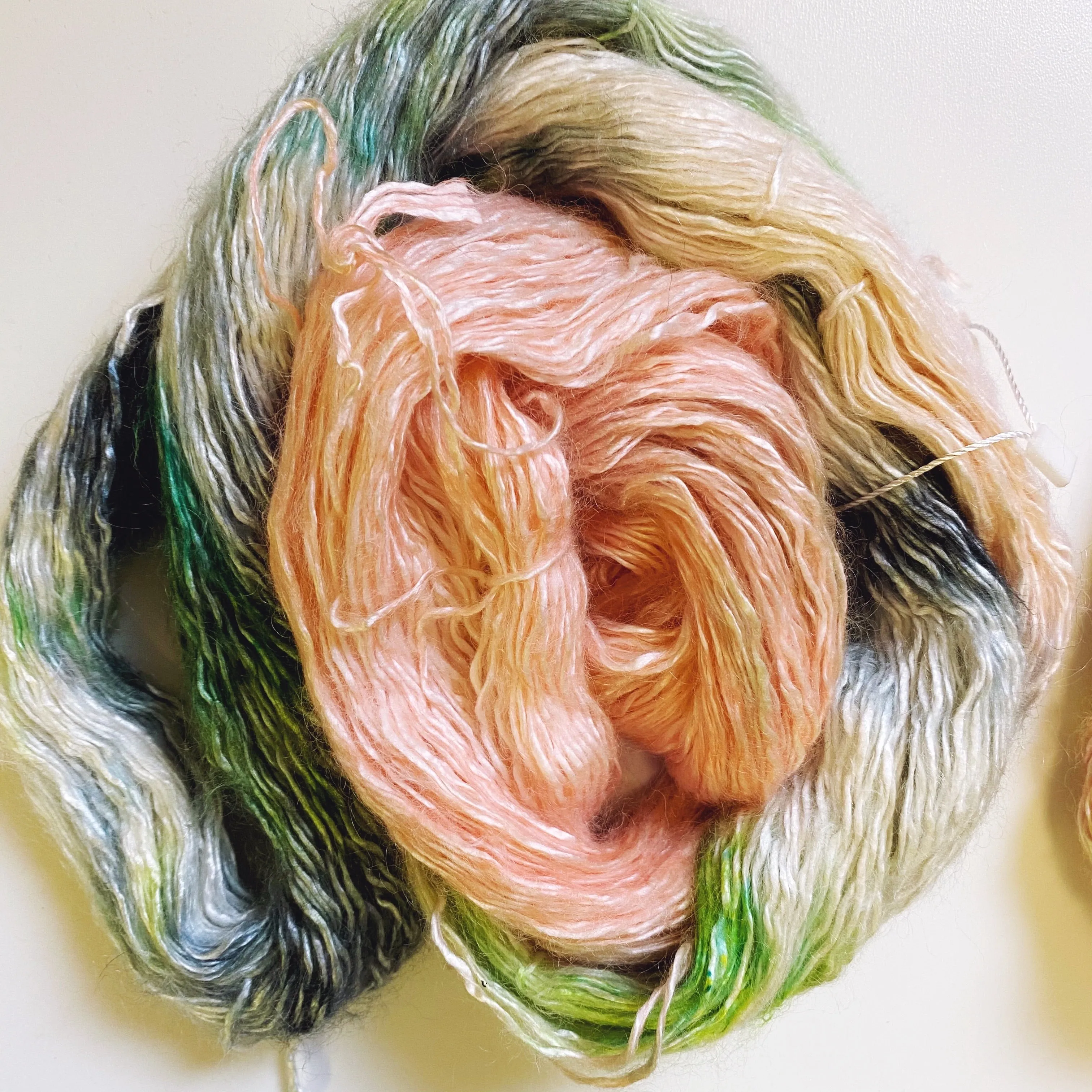 Blushing Lassie - Hand dyed - sock weight yarn - 100g/350m - Kid Silk Fluff